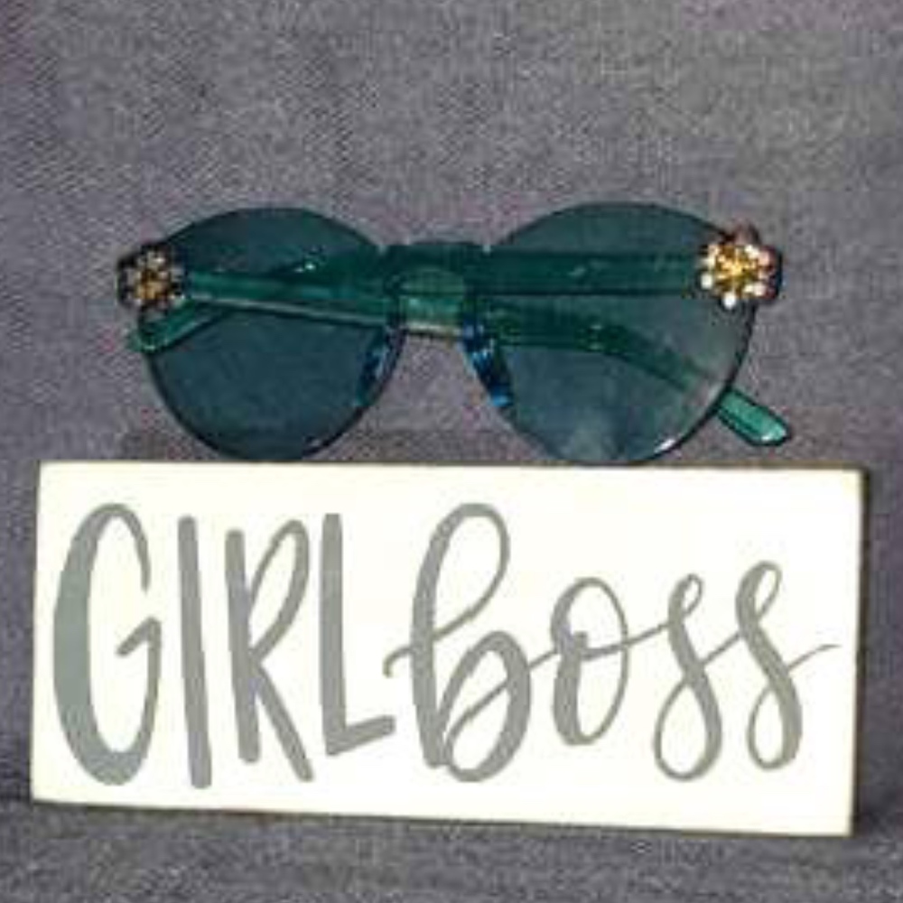 Hand-created Eyewear - Picture 7 of 7